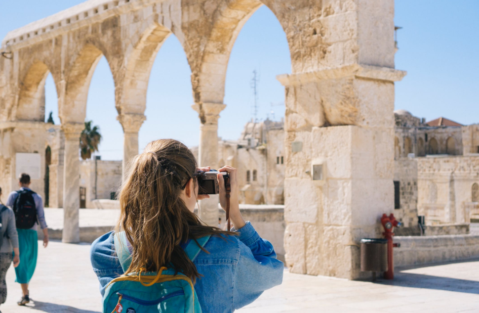 生活水平提高了，選擇出國(guó)的人也越來(lái)越多了~